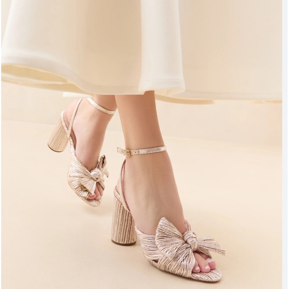 Loeffler Randall
Camellia in champagne size 8